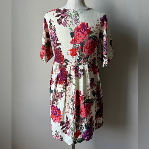 ANDREE BY UNIT | V-Neck Babydoll Dress | Cream with Pink Florals | Small - Picture 5 of 6